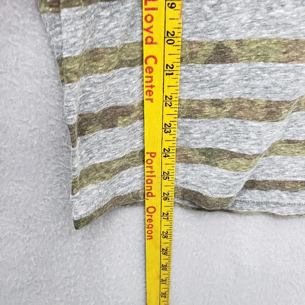 American Eagle Mens V-Neck Tee Gray Olive Green Heathered Stripe Normcore Grunge